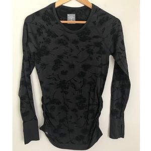 Athleta long sleeve floral running top size small